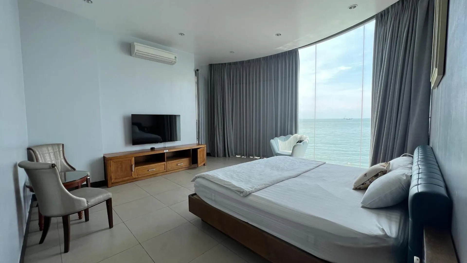 Nancy Tran Grand Strip Villa 12 Vung Tau