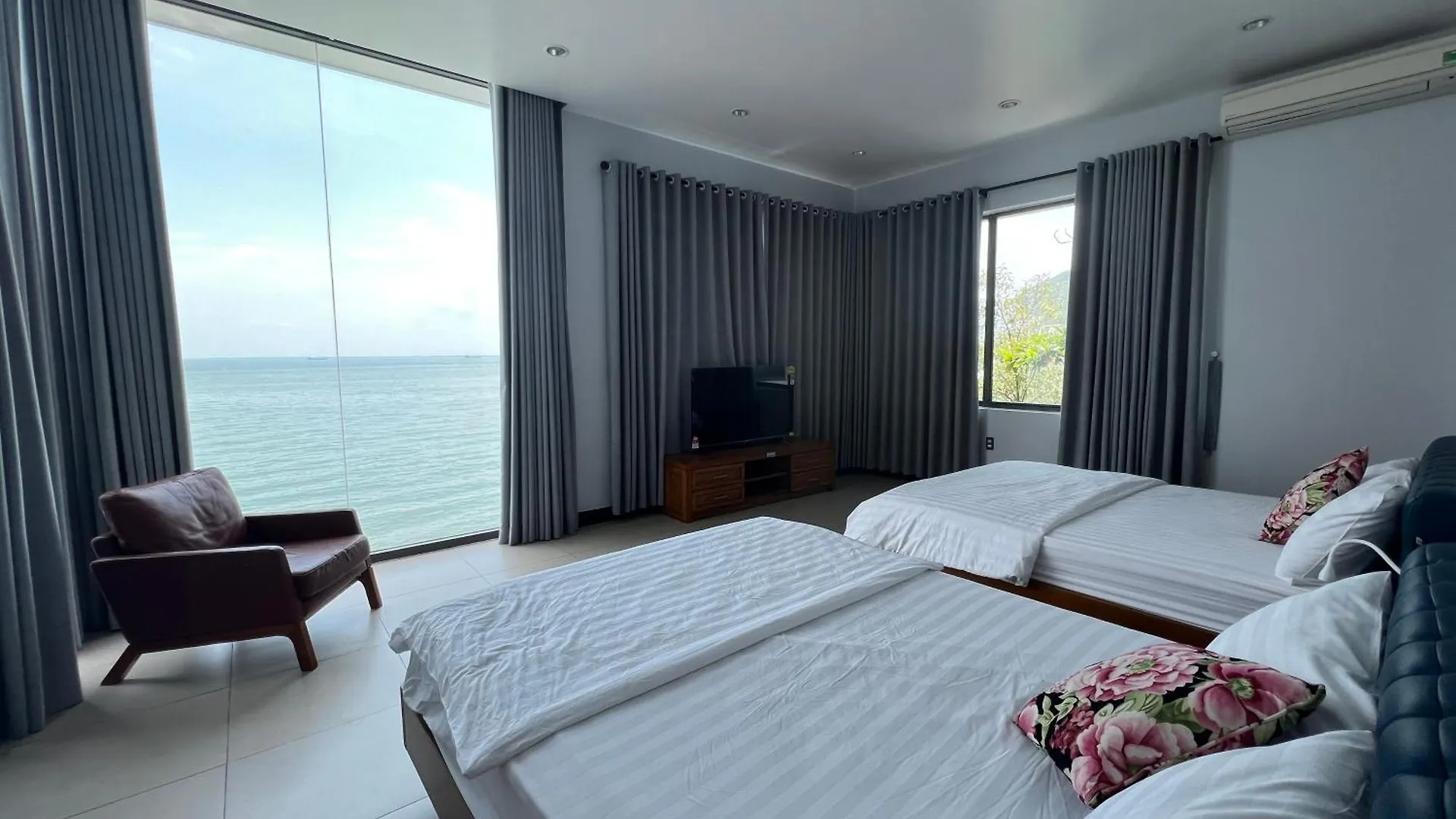 Nancy Tran Grand Strip Villa 12 Vung Tau Vietnam